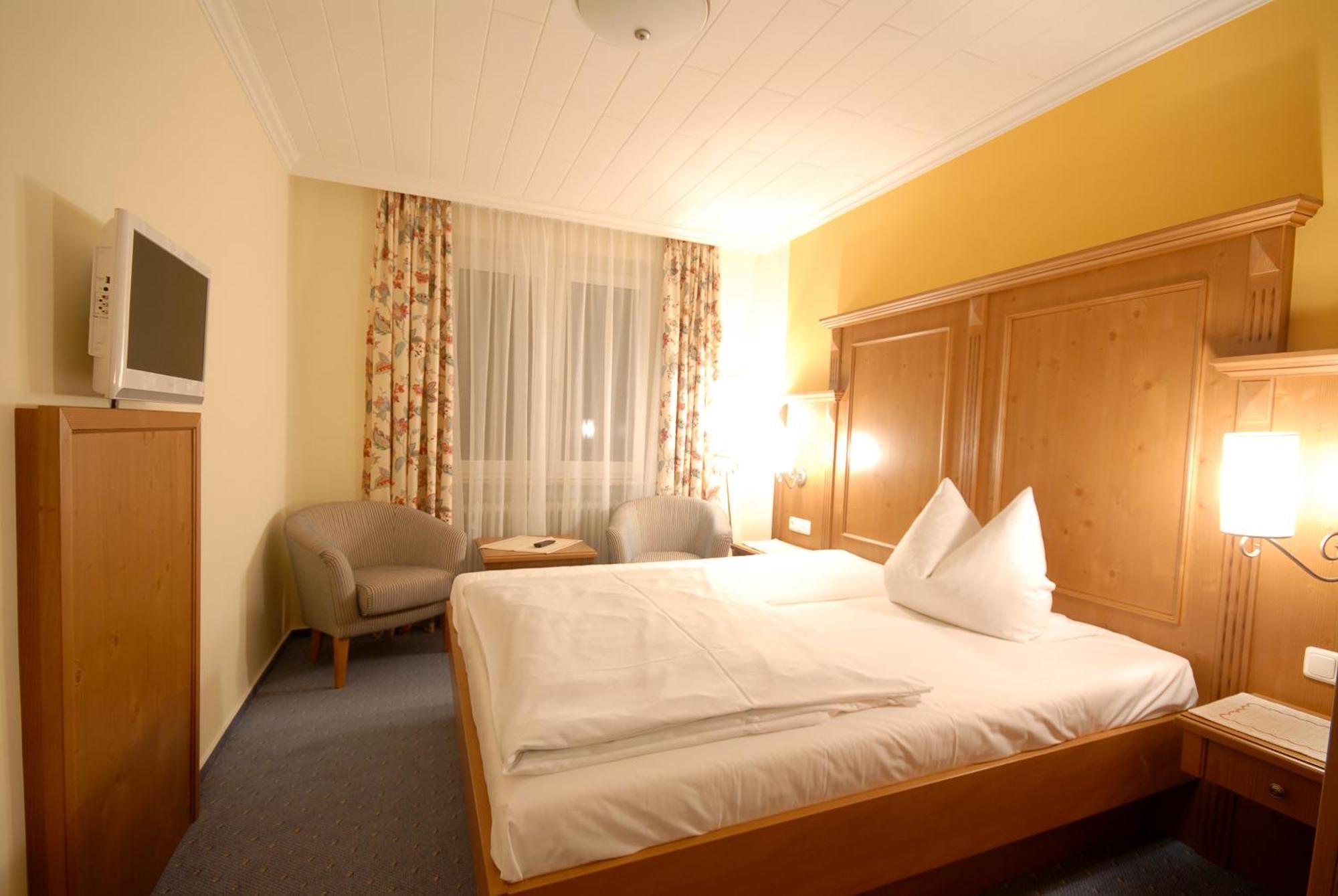 Hotel Gondel Altenkunstadt Bagian luar foto