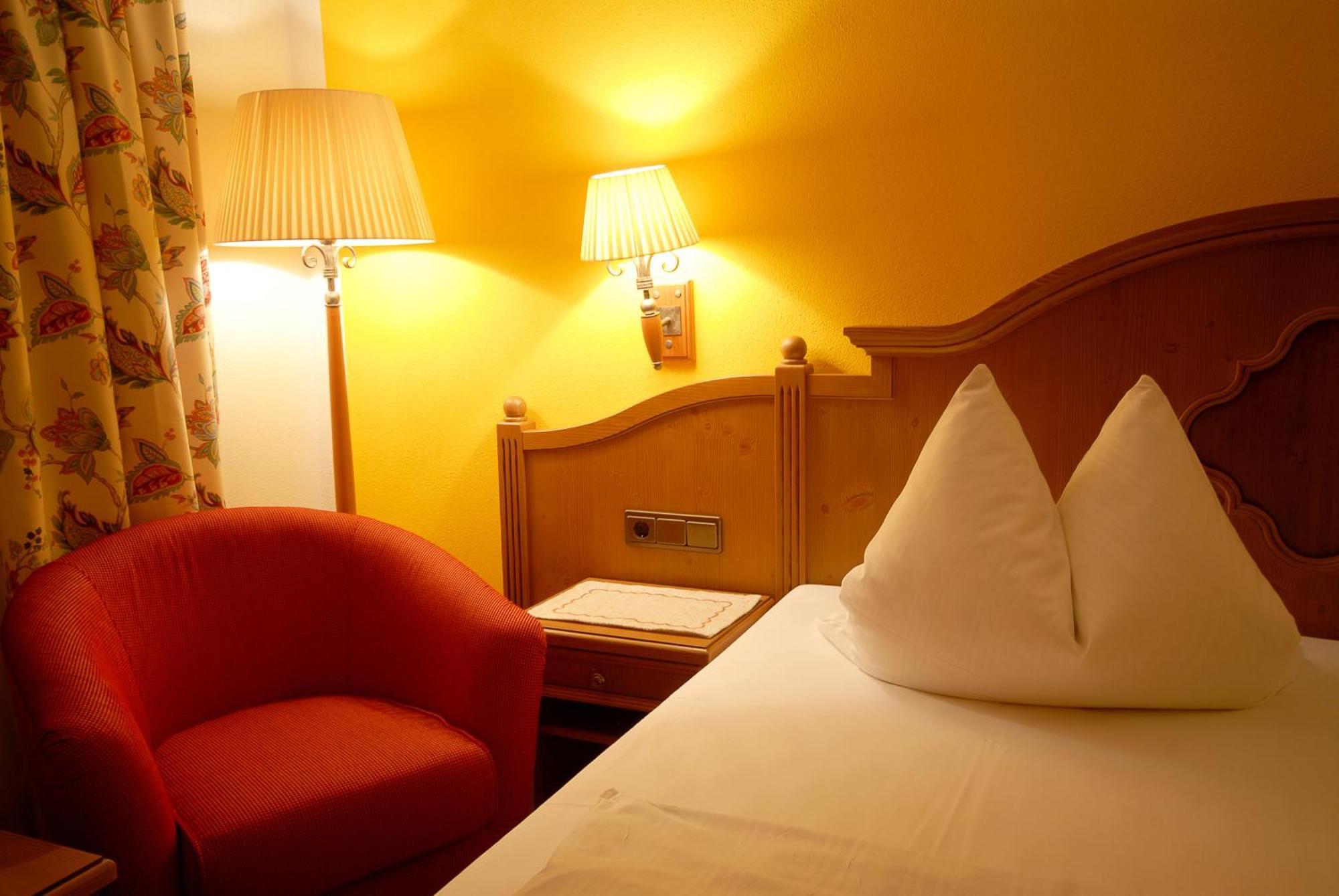 Hotel Gondel Altenkunstadt Bagian luar foto