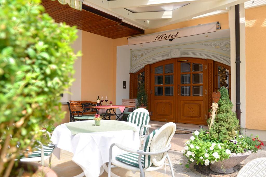 Hotel Gondel Altenkunstadt Bagian luar foto